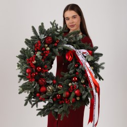 ogromnyj novogodnij venok iz eli  3